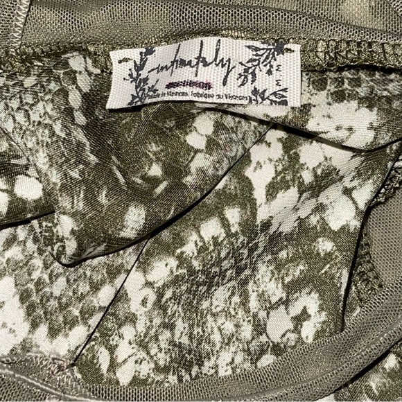 Free People NWOT Nights Out Bodysuit Snakeskin Sage NWOT Green Size Medium - Picture 5 of 8